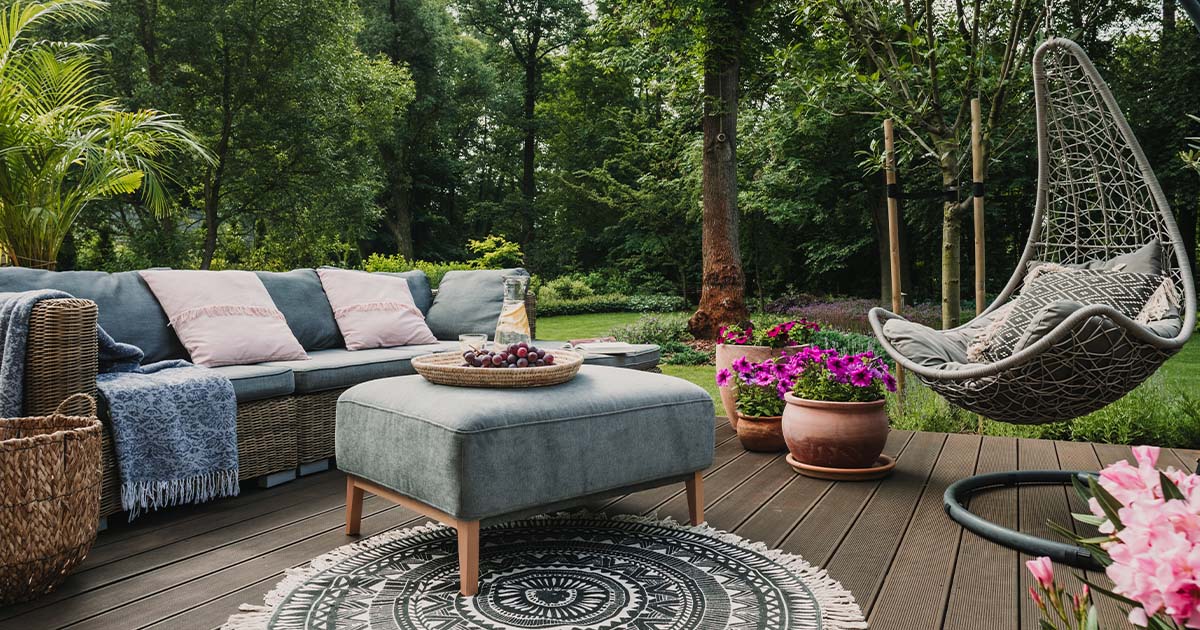Turn Your Porch Into An Enticing Retreat